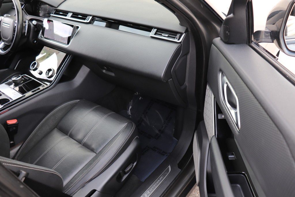 Photo 31 of this LAND ROVER RANGE ROVER VEL