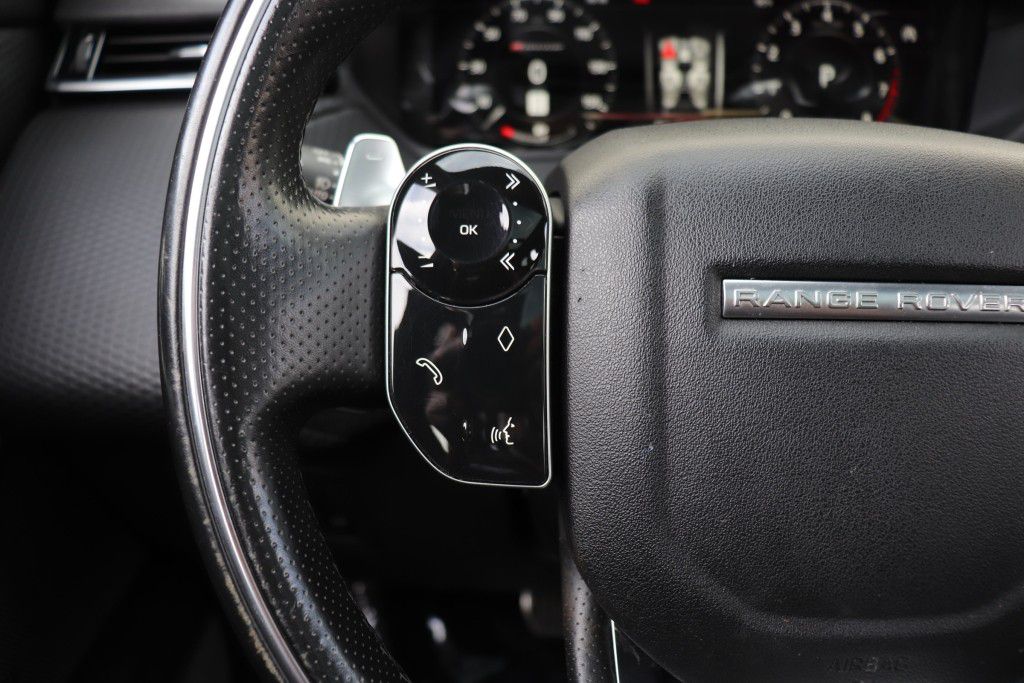 Photo 41 of this LAND ROVER RANGE ROVER VEL