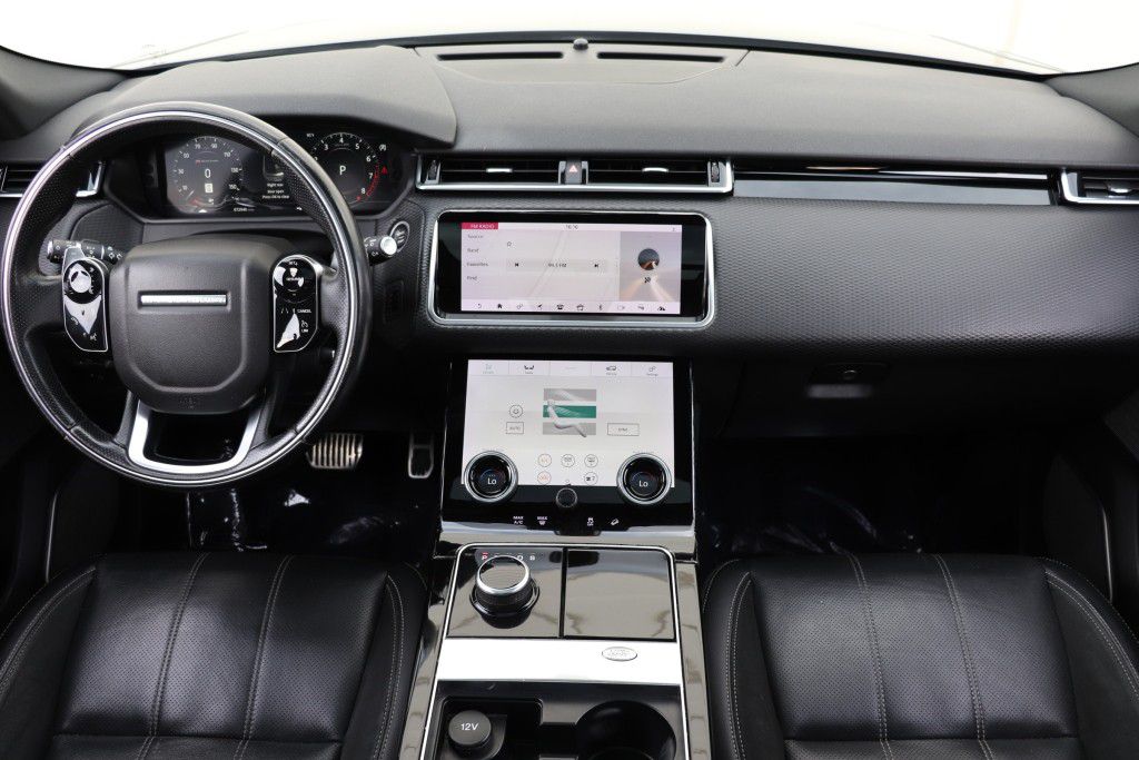 Photo 45 of this LAND ROVER RANGE ROVER VEL