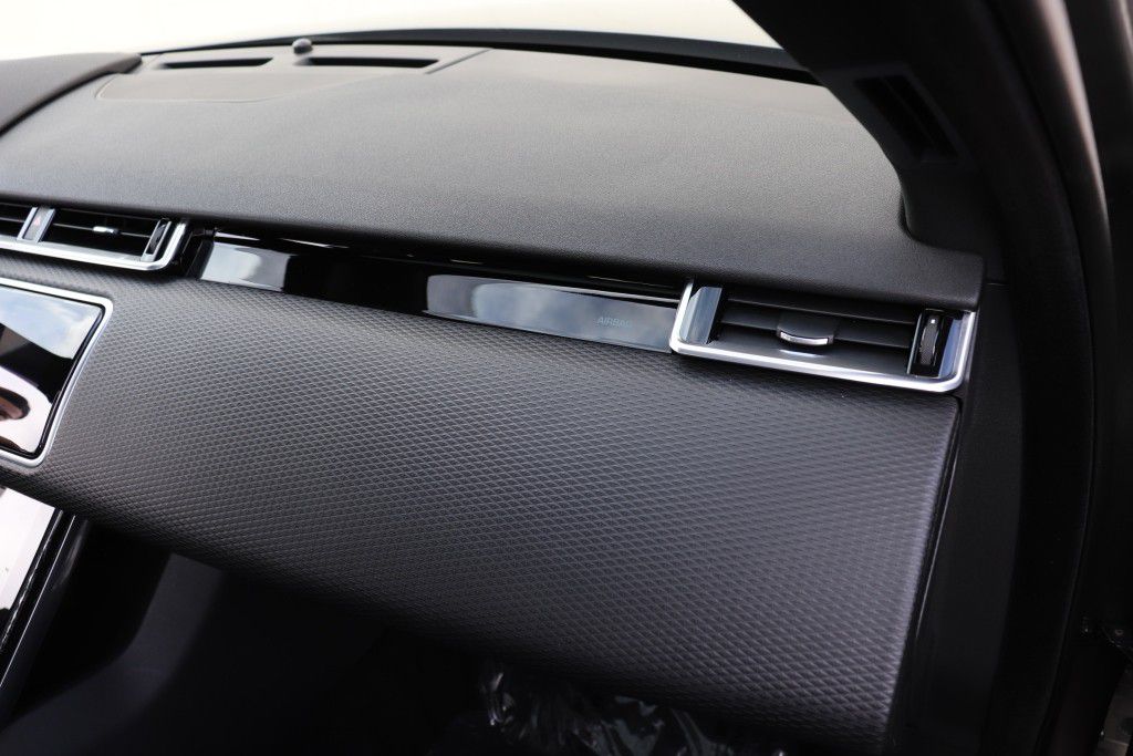 Photo 50 of this LAND ROVER RANGE ROVER VEL