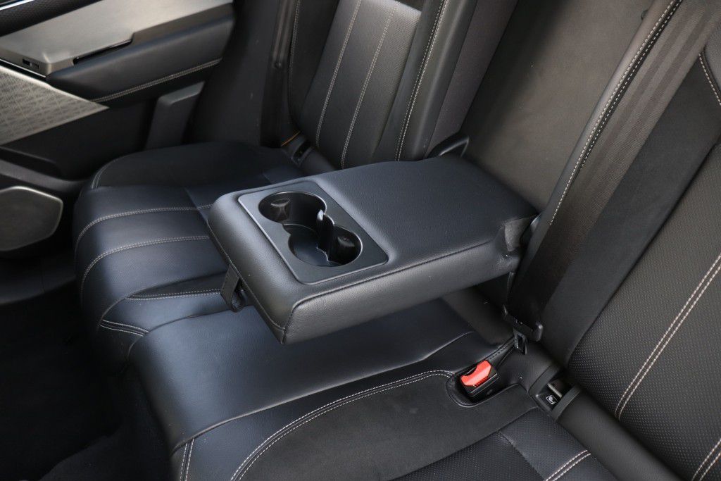 Photo 61 of this LAND ROVER RANGE ROVER VEL