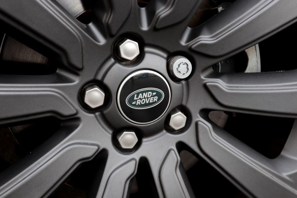 Photo 81 of this LAND ROVER RANGE ROVER VEL
