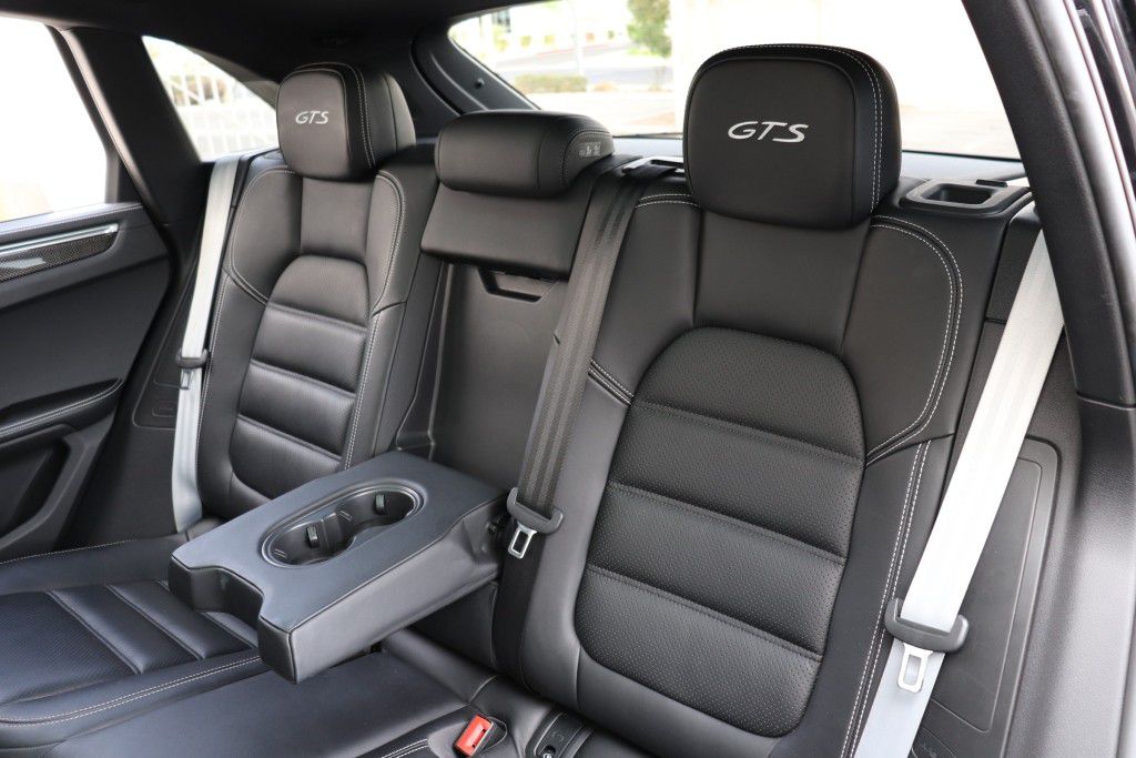 Photo 18 of this PORSCHE MACAN GTS
