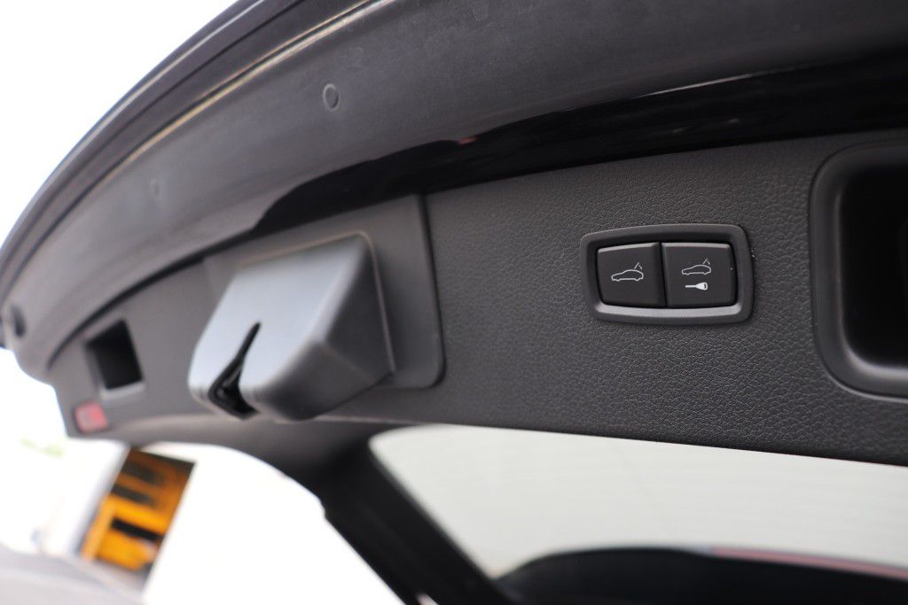 Photo 24 of this PORSCHE MACAN GTS