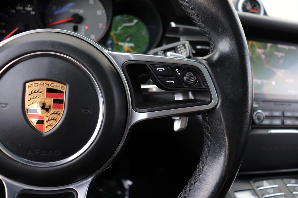 Photo 40 of this PORSCHE MACAN GTS