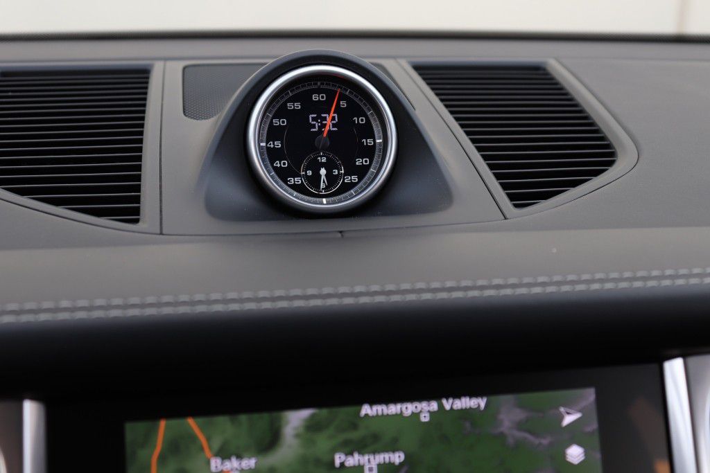 Photo 58 of this PORSCHE MACAN GTS