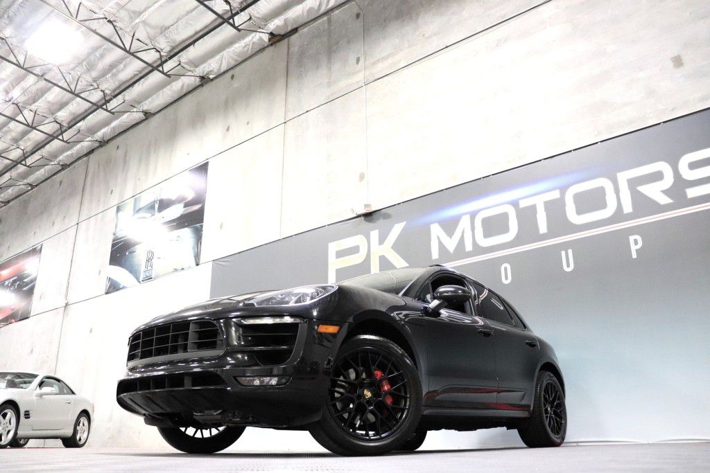 Photo 75 of this PORSCHE MACAN GTS