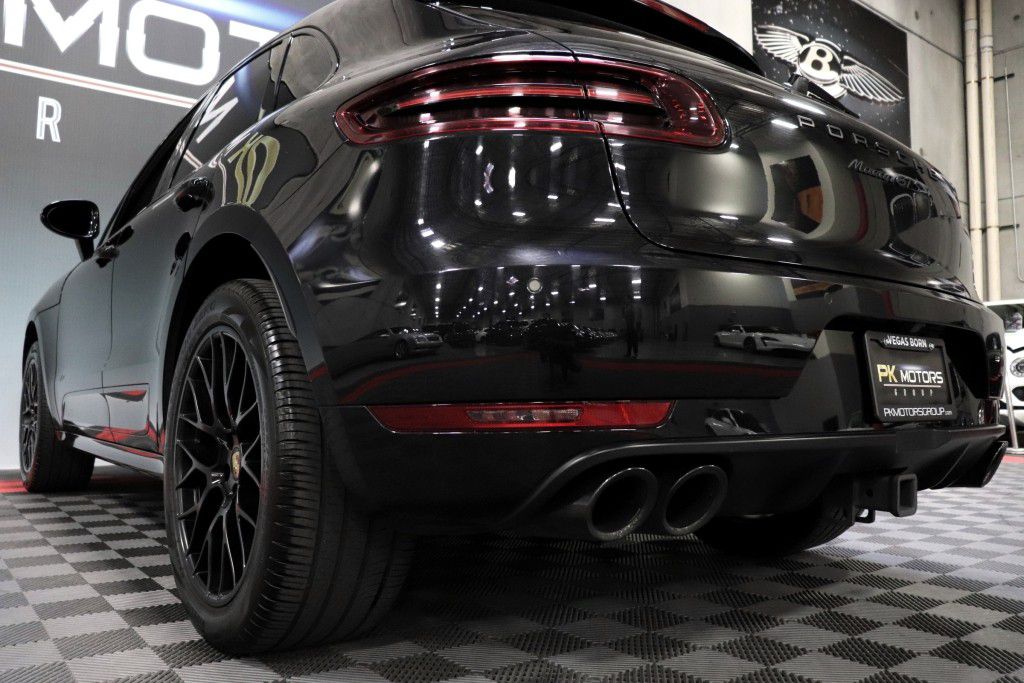 Photo 76 of this PORSCHE MACAN GTS