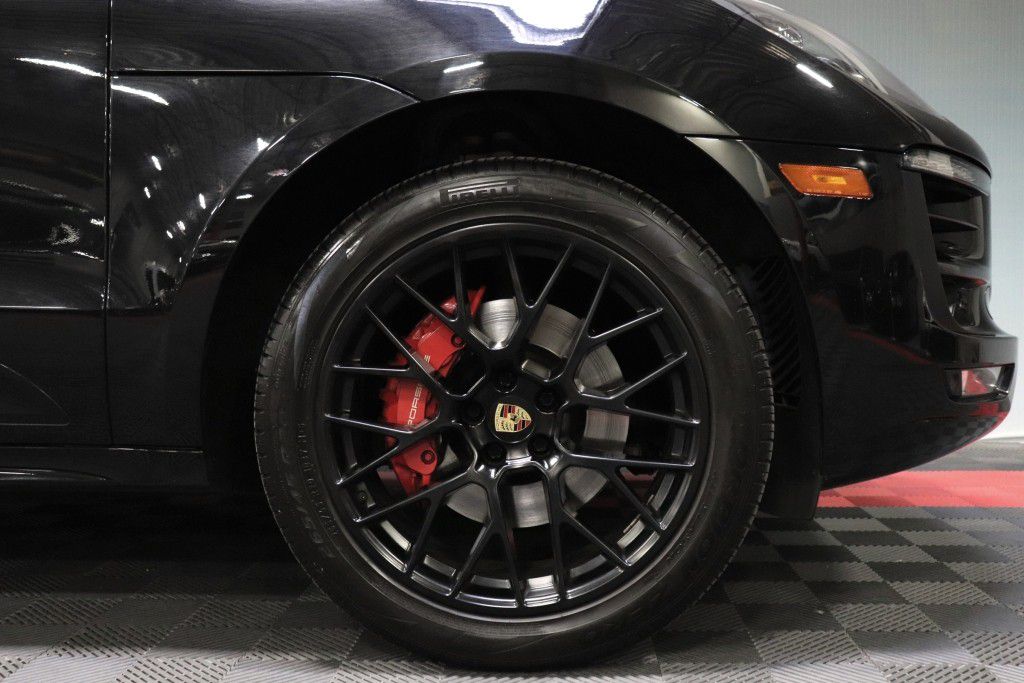 Photo 82 of this PORSCHE MACAN GTS