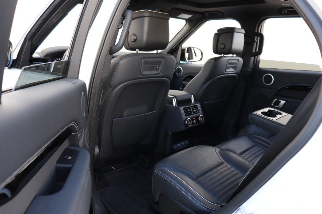 Photo 21 of this LAND ROVER DISCOVERY