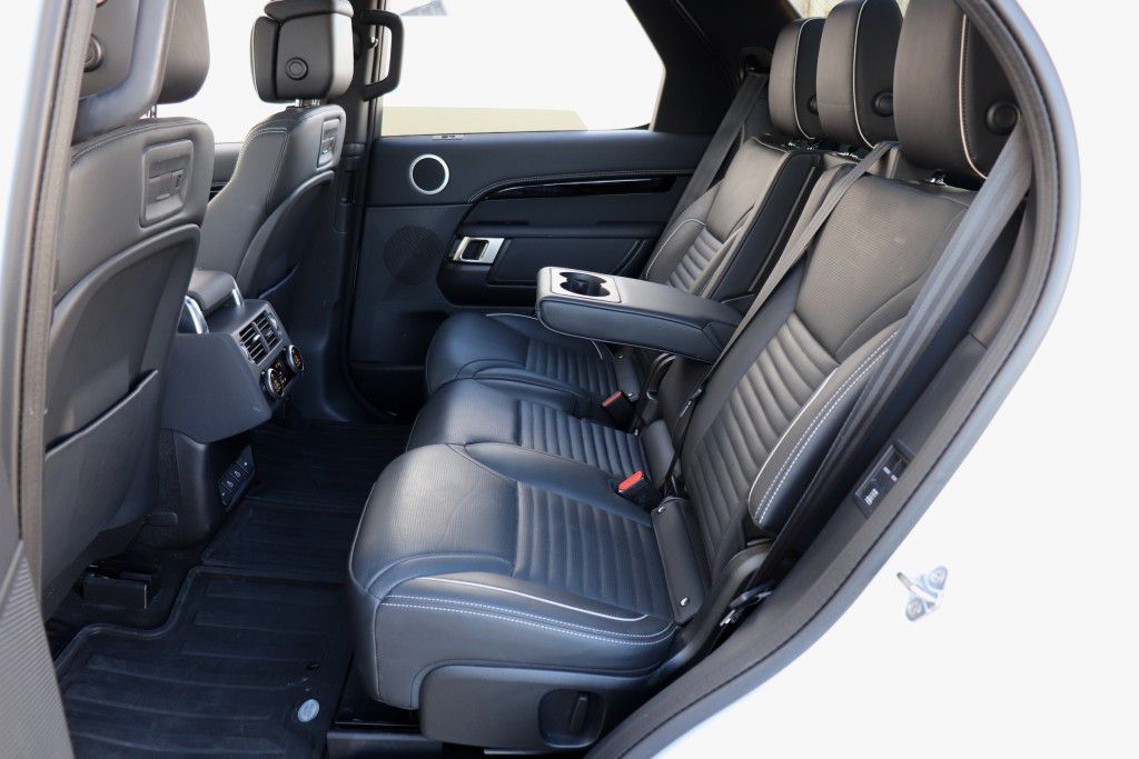 Photo 22 of this LAND ROVER DISCOVERY
