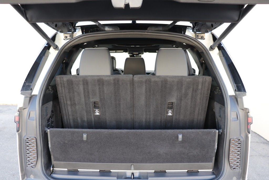 Photo 26 of this LAND ROVER DISCOVERY