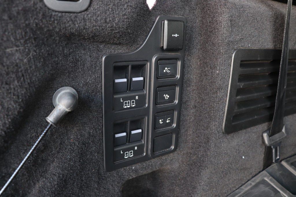 Photo 28 of this LAND ROVER DISCOVERY