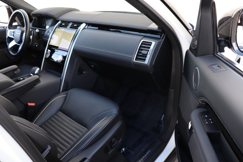 Photo 34 of this LAND ROVER DISCOVERY