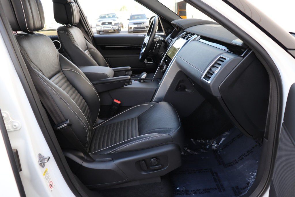 Photo 36 of this LAND ROVER DISCOVERY