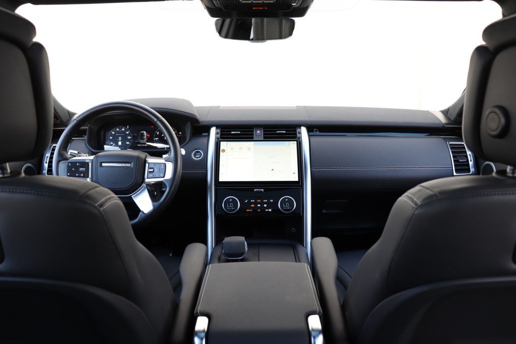 Photo 38 of this LAND ROVER DISCOVERY