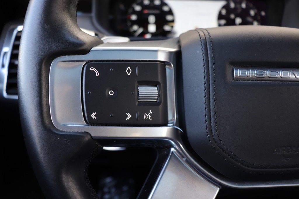 Photo 44 of this LAND ROVER DISCOVERY