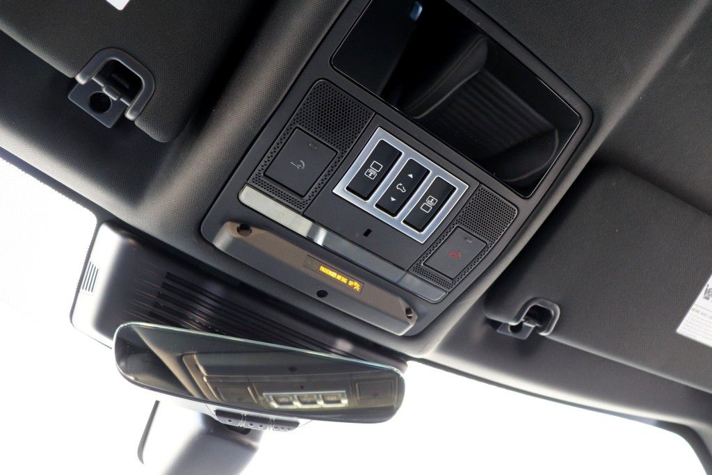 Photo 63 of this LAND ROVER DISCOVERY
