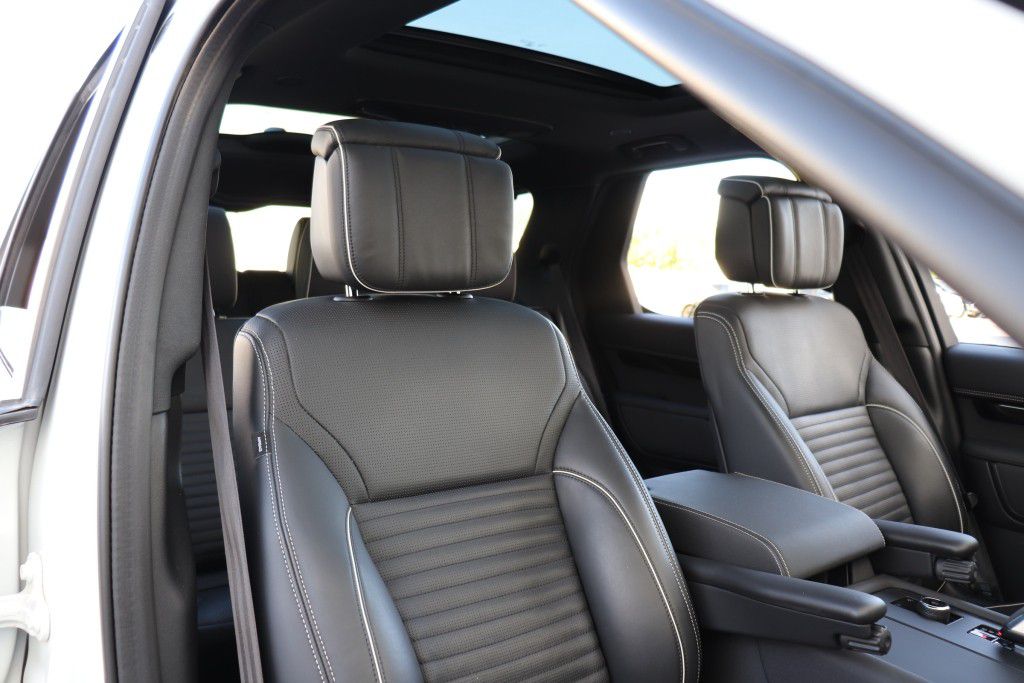 Photo 64 of this LAND ROVER DISCOVERY