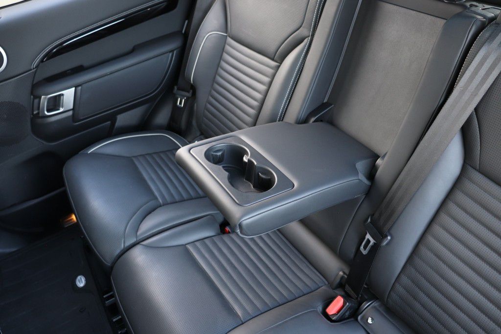 Photo 68 of this LAND ROVER DISCOVERY
