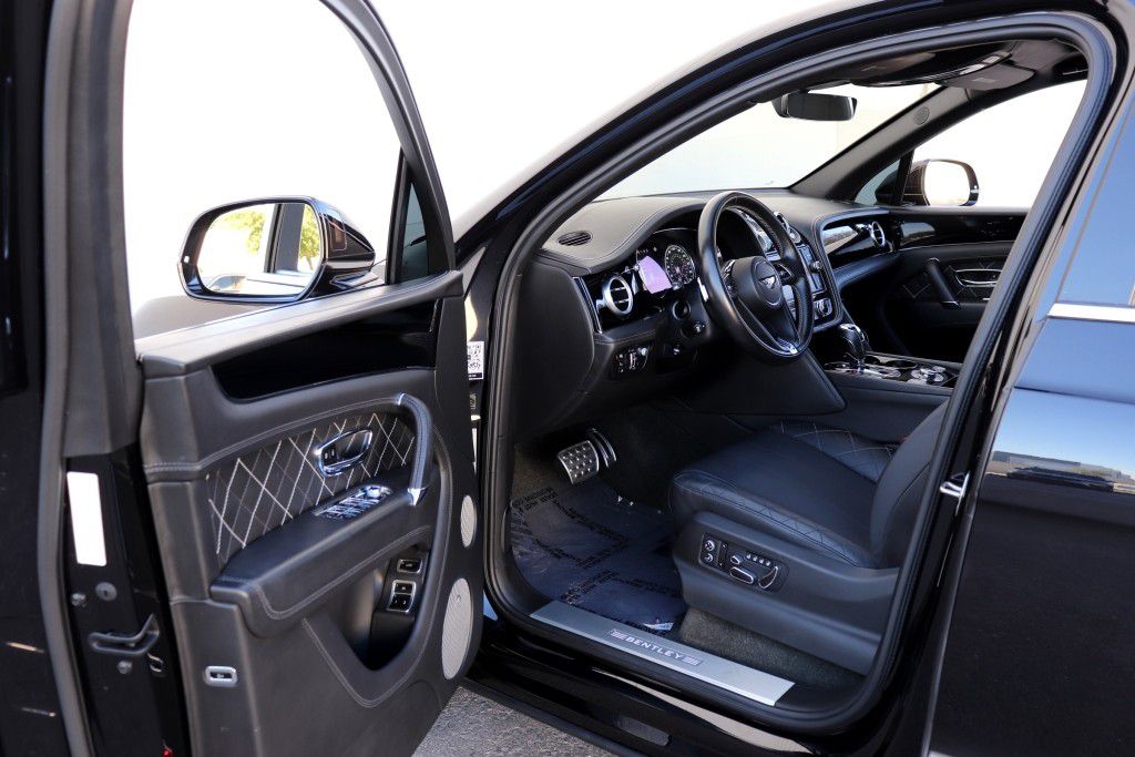 Photo 2 of this BENTLEY BENTAYGA FIRST