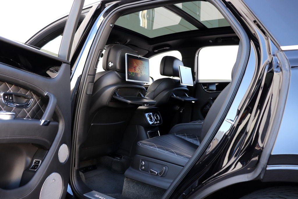 Photo 3 of this BENTLEY BENTAYGA FIRST