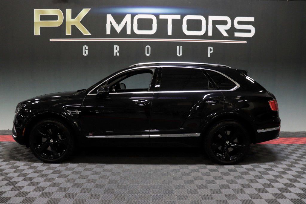 Photo 5 of this BENTLEY BENTAYGA FIRST