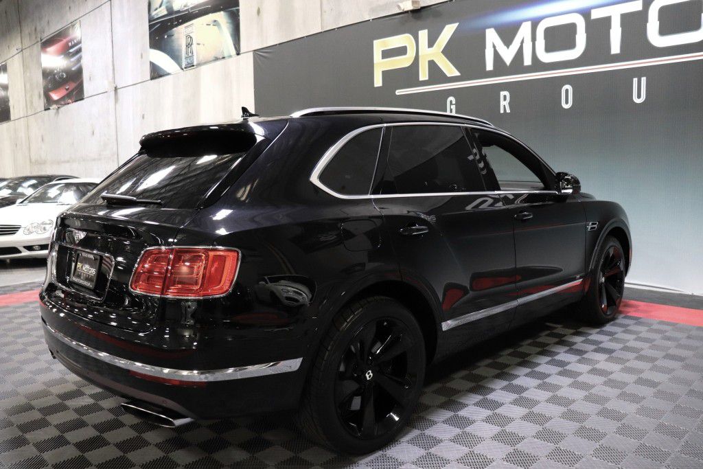 Photo 11 of this BENTLEY BENTAYGA FIRST