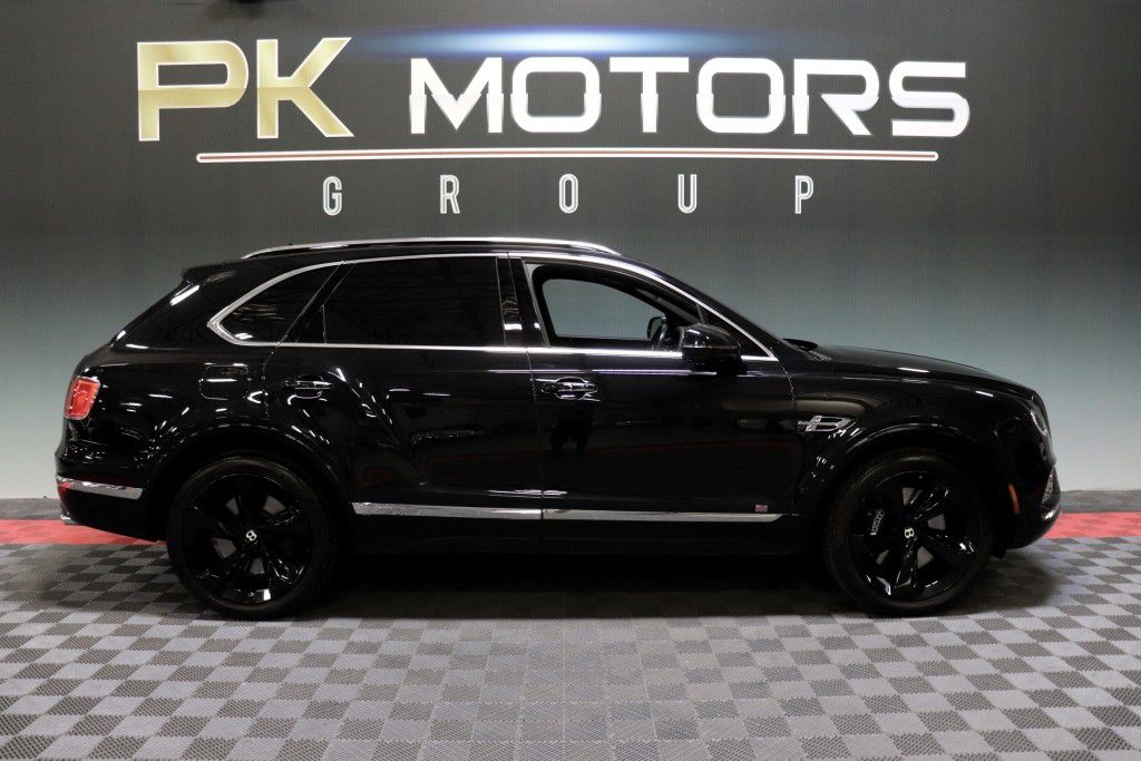 Photo 12 of this BENTLEY BENTAYGA FIRST
