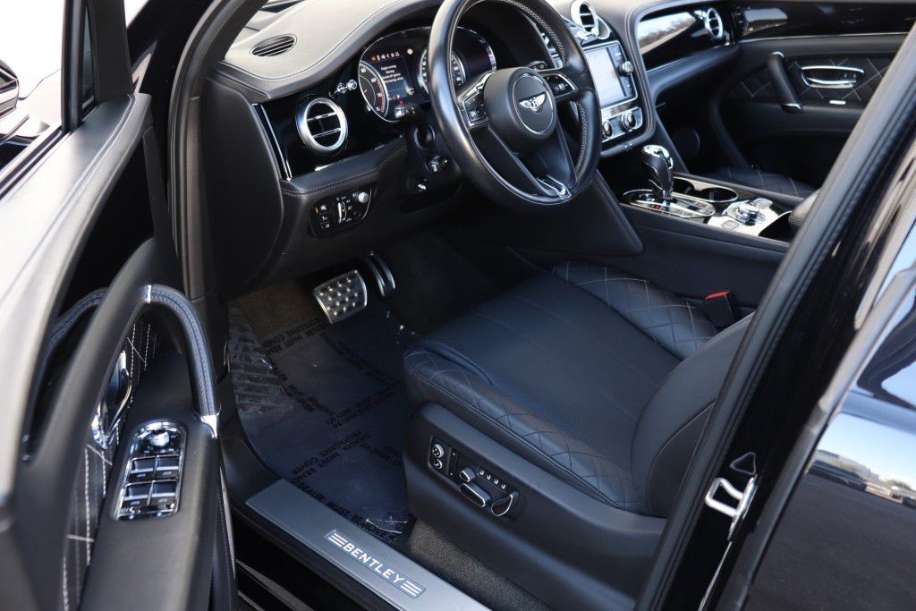 Photo 18 of this BENTLEY BENTAYGA FIRST