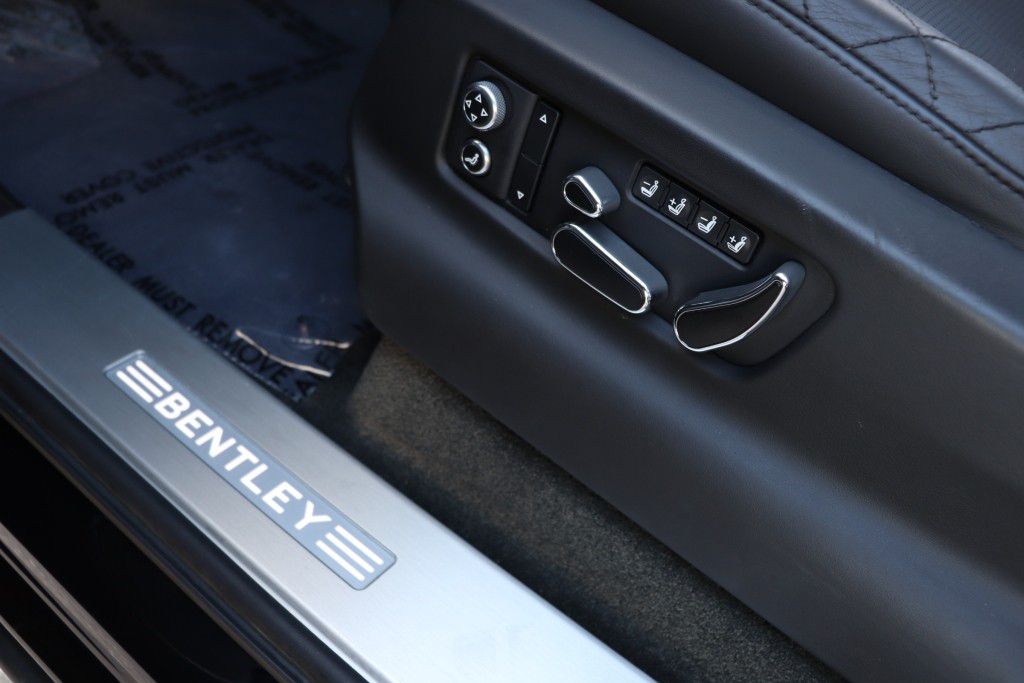 Photo 19 of this BENTLEY BENTAYGA FIRST