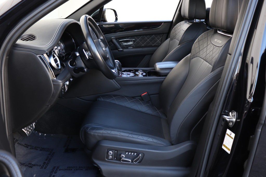 Photo 20 of this BENTLEY BENTAYGA FIRST