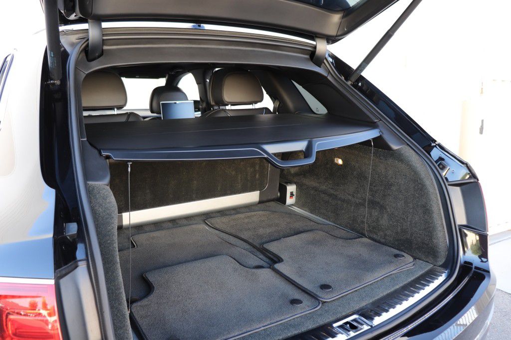 Photo 26 of this BENTLEY BENTAYGA FIRST