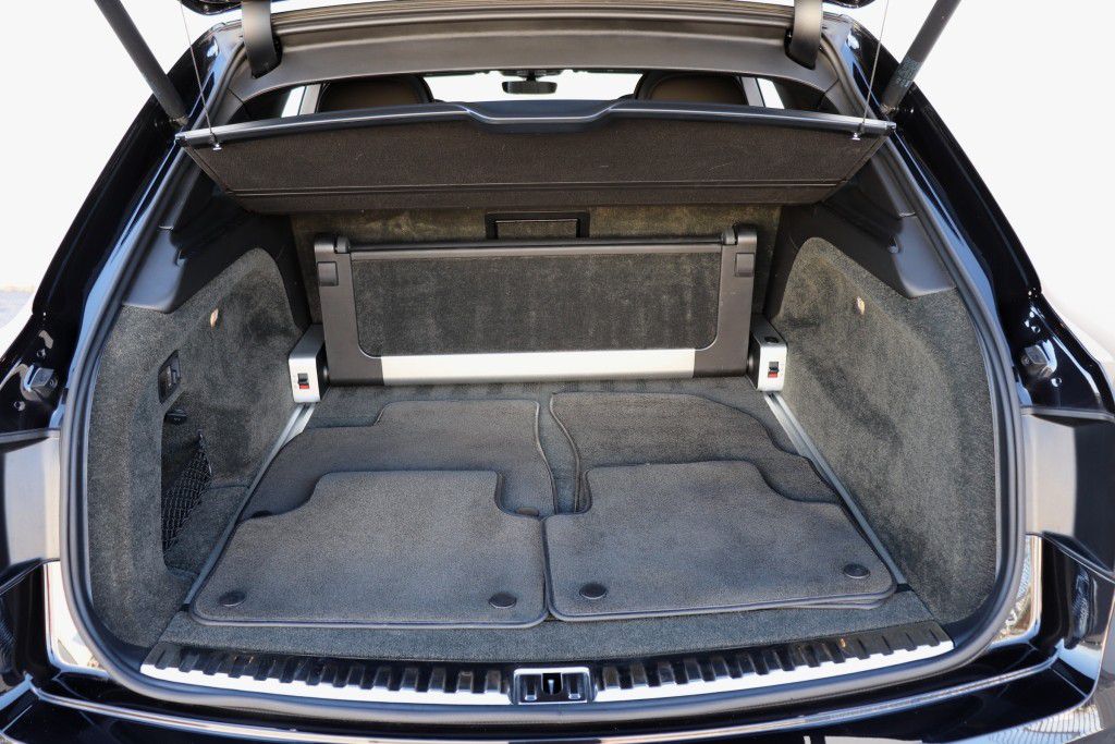 Photo 28 of this BENTLEY BENTAYGA FIRST