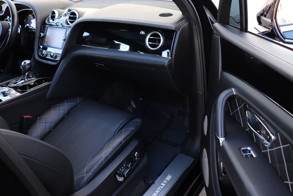 Photo 34 of this BENTLEY BENTAYGA FIRST