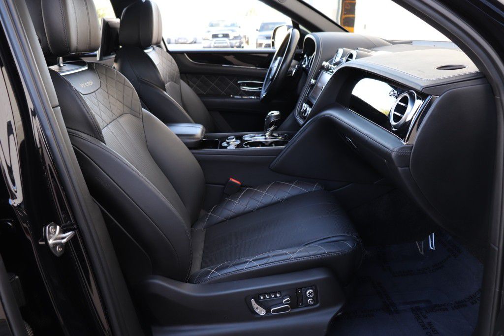 Photo 36 of this BENTLEY BENTAYGA FIRST