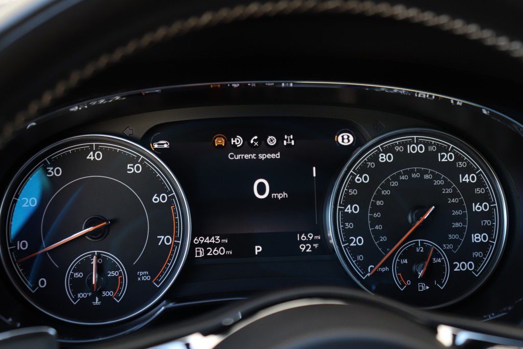 Photo 47 of this BENTLEY BENTAYGA FIRST