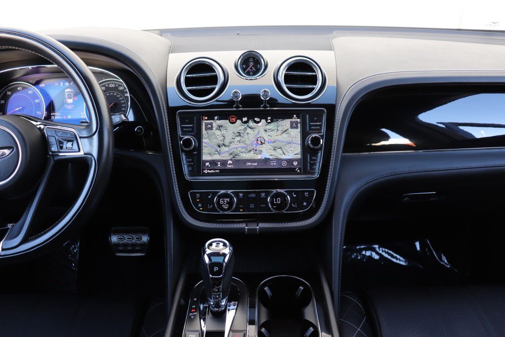 Photo 50 of this BENTLEY BENTAYGA FIRST