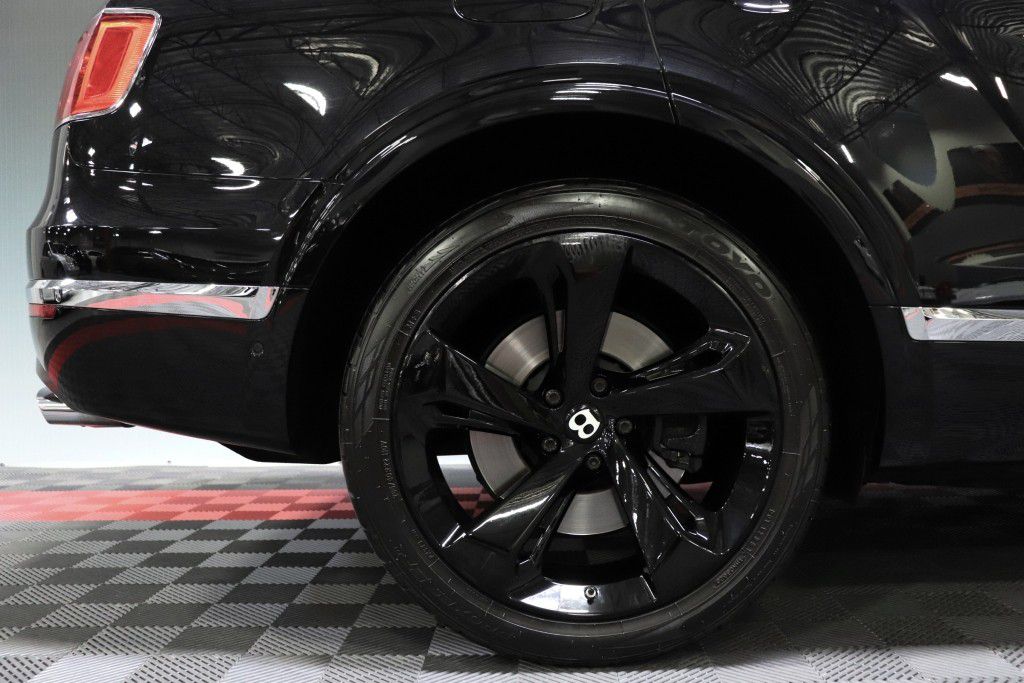 Photo 87 of this BENTLEY BENTAYGA FIRST
