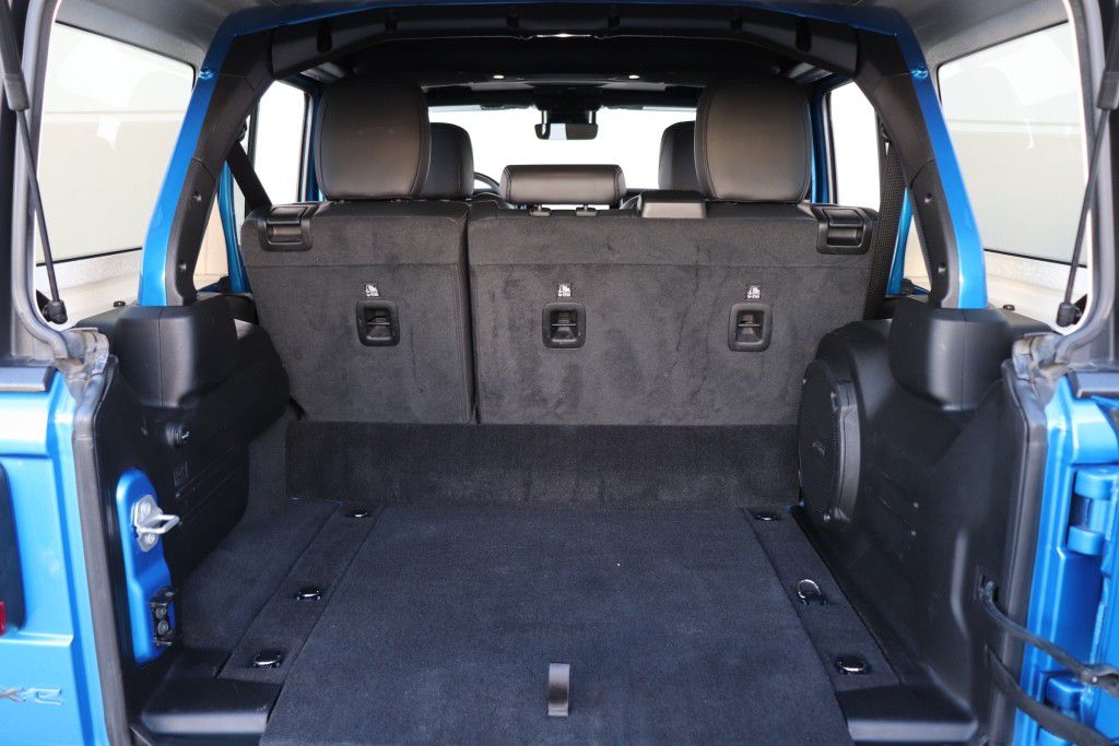 Photo 28 of this JEEP WRANGLER RUBICO