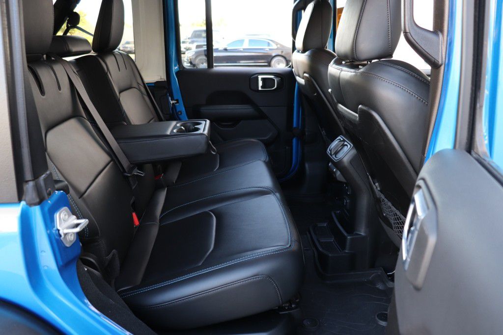 Photo 32 of this JEEP WRANGLER RUBICO