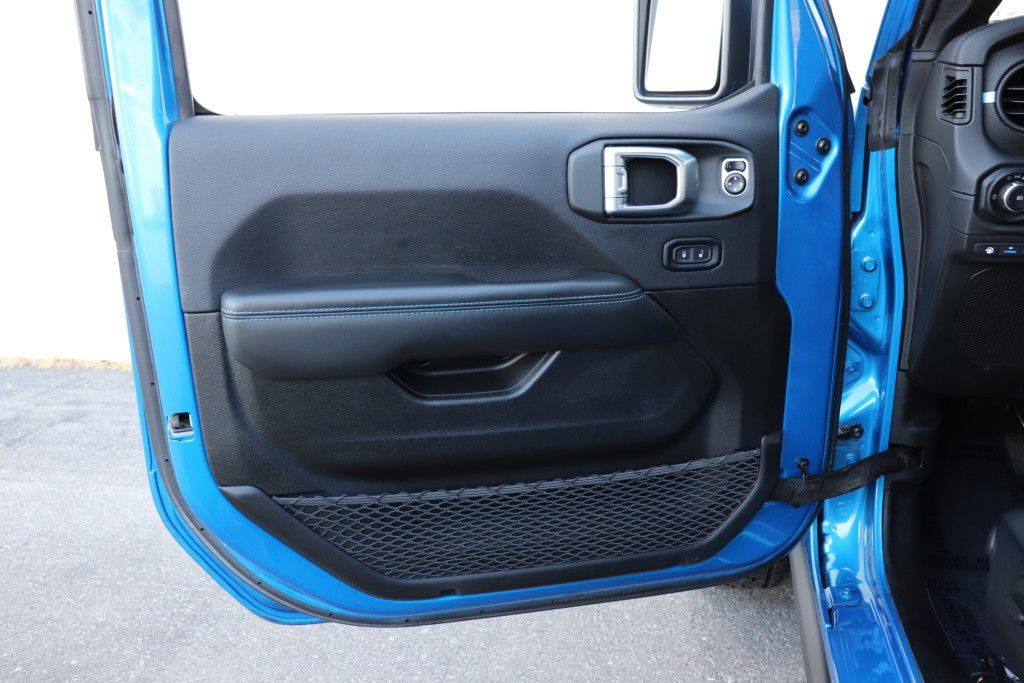 Photo 38 of this JEEP WRANGLER RUBICO