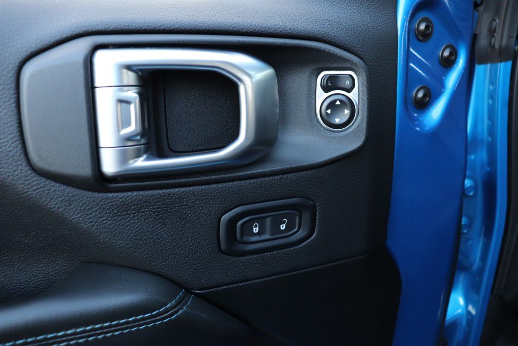 Photo 39 of this JEEP WRANGLER RUBICO