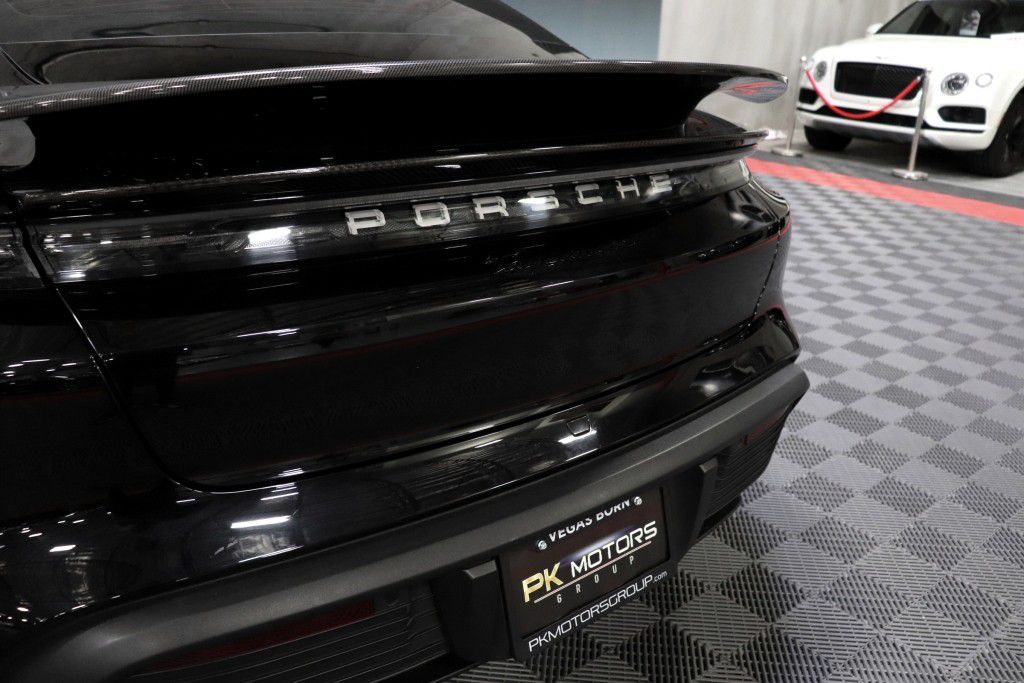 Photo 6 of this PORSCHE TAYCAN 4S