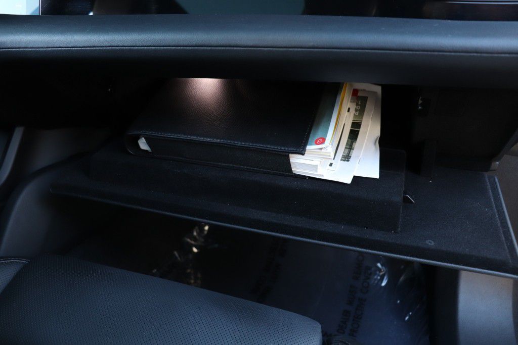 Photo 54 of this PORSCHE TAYCAN 4S