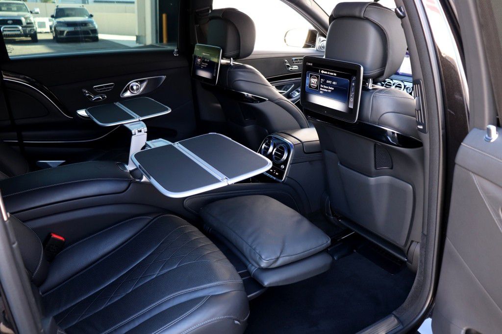 Photo 3 of this MERCEDES-BENZ MAYBACH S650