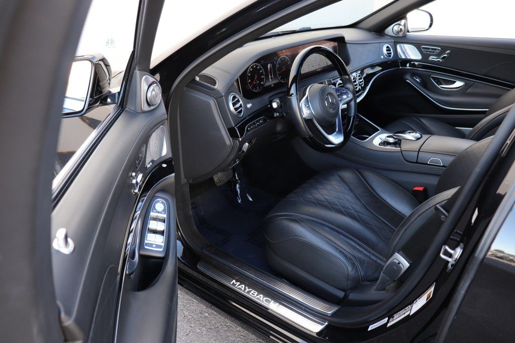 Photo 17 of this MERCEDES-BENZ MAYBACH S650