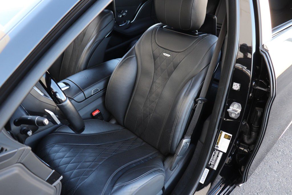Photo 20 of this MERCEDES-BENZ MAYBACH S650
