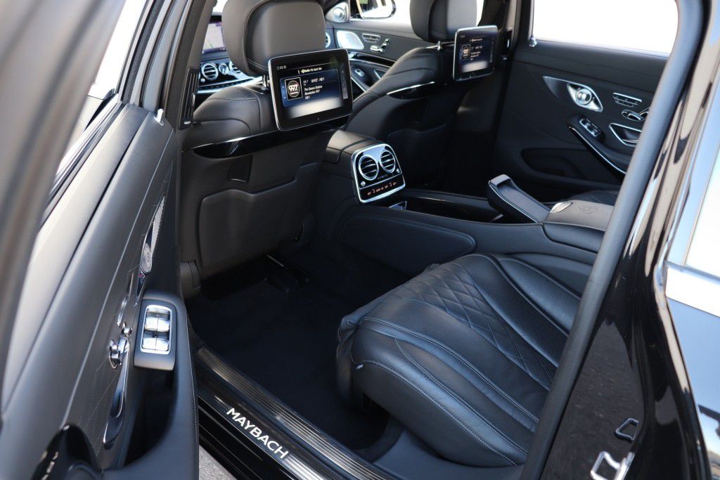 Photo 21 of this MERCEDES-BENZ MAYBACH S650