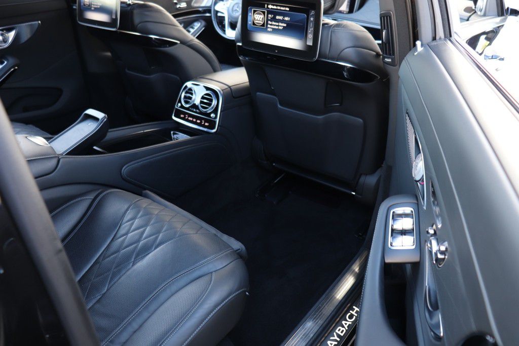Photo 28 of this MERCEDES-BENZ MAYBACH S650
